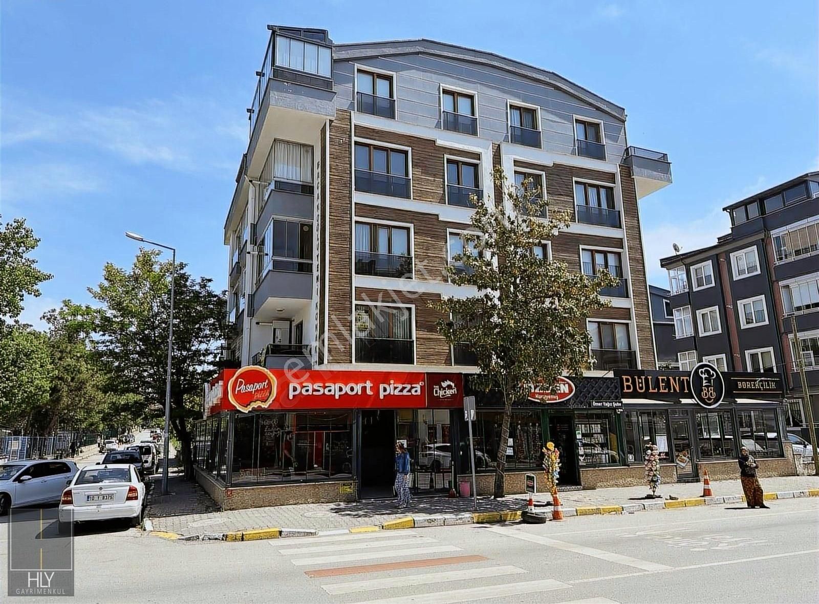 Hly Gayrimenkul'den Bahçelievler'de Eşyalı 1+1 Kiralık Daire