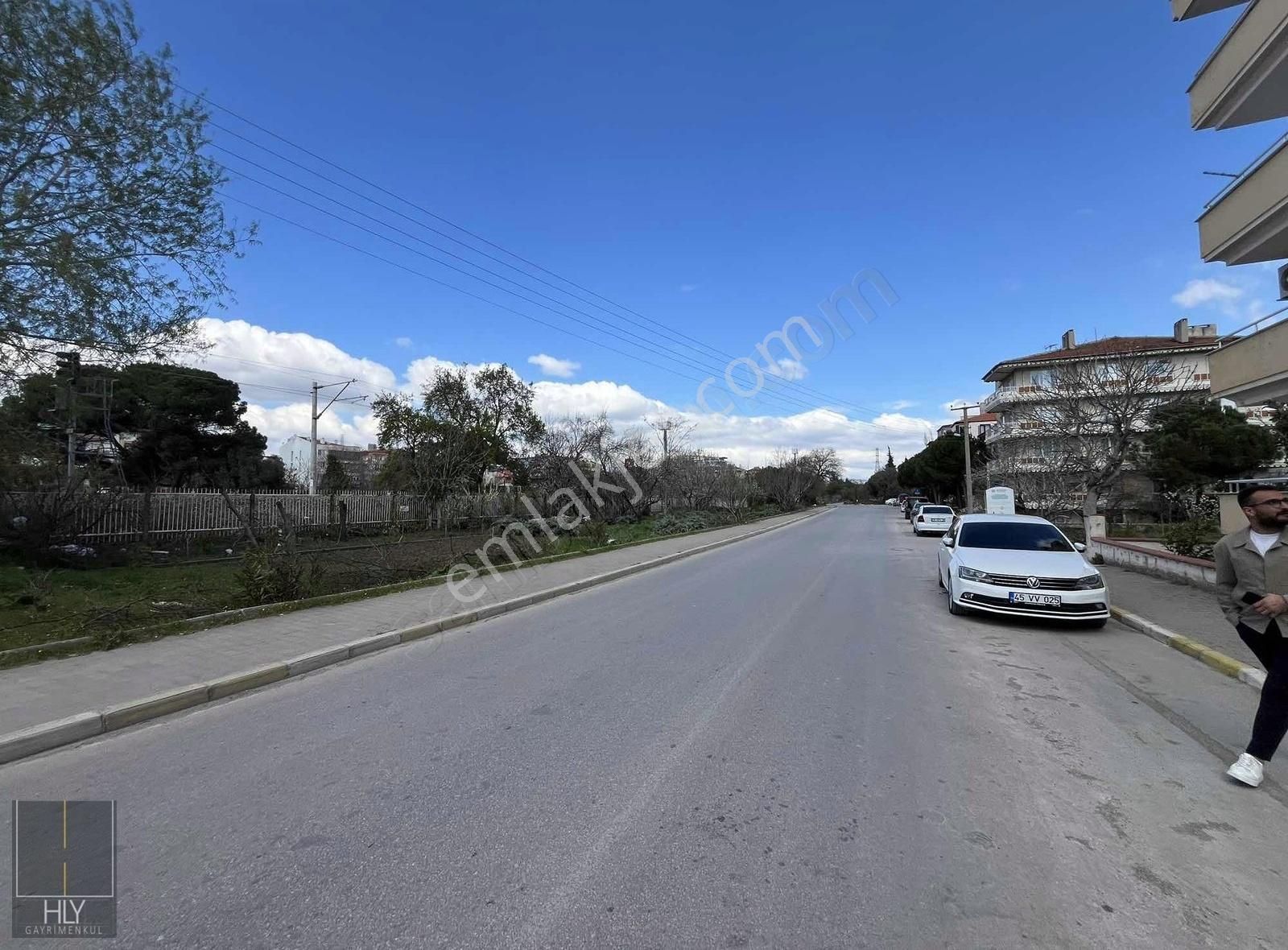 Hly Gayrimenkul'den Plevne Mah. Cadde Üzeri 2+1 Satılık Daire