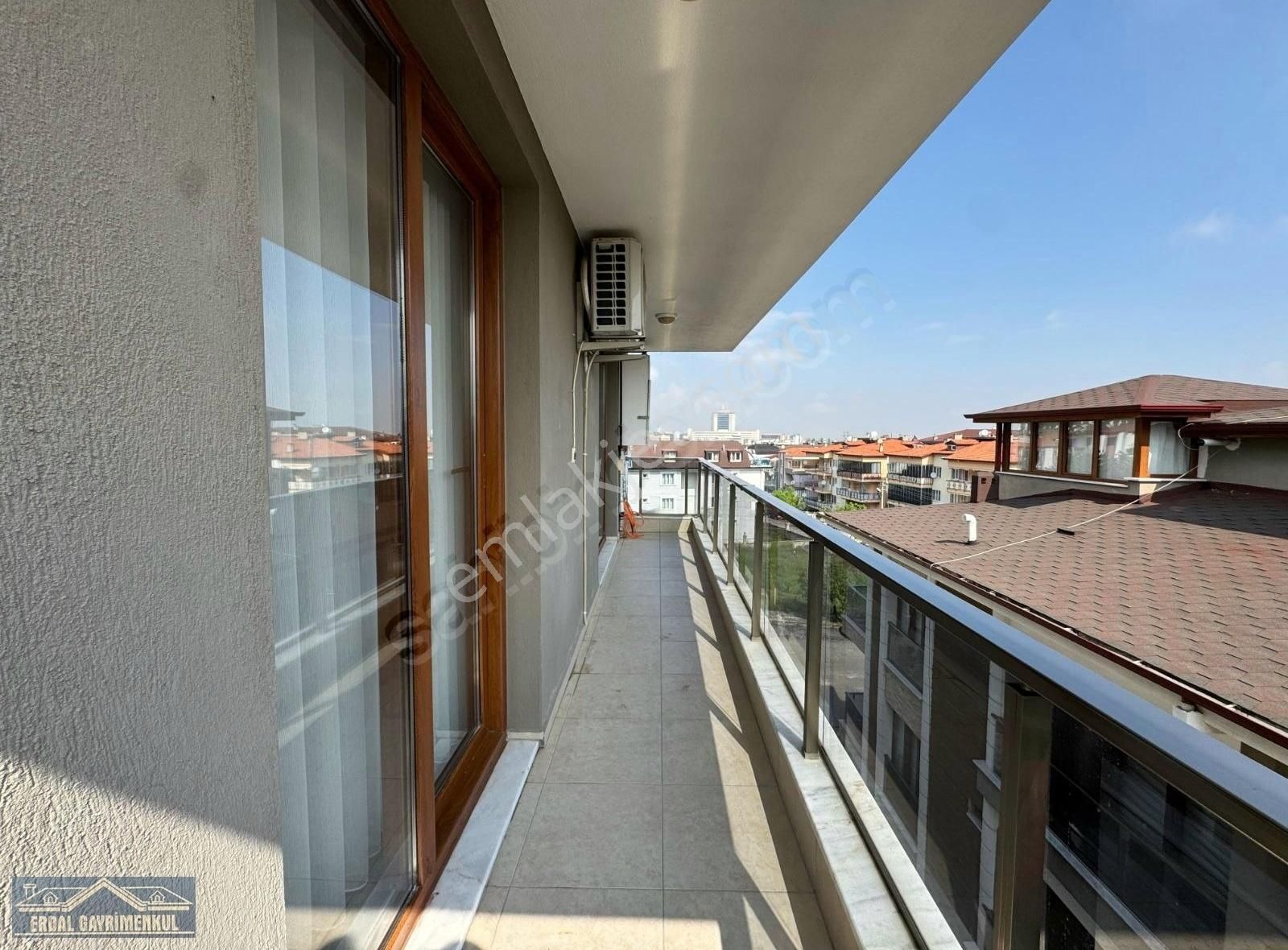 Üniversite Mevkii Ultra Lüks Balkonlu Sıfır Eşyalı 1+1 Daire - Görsel 8