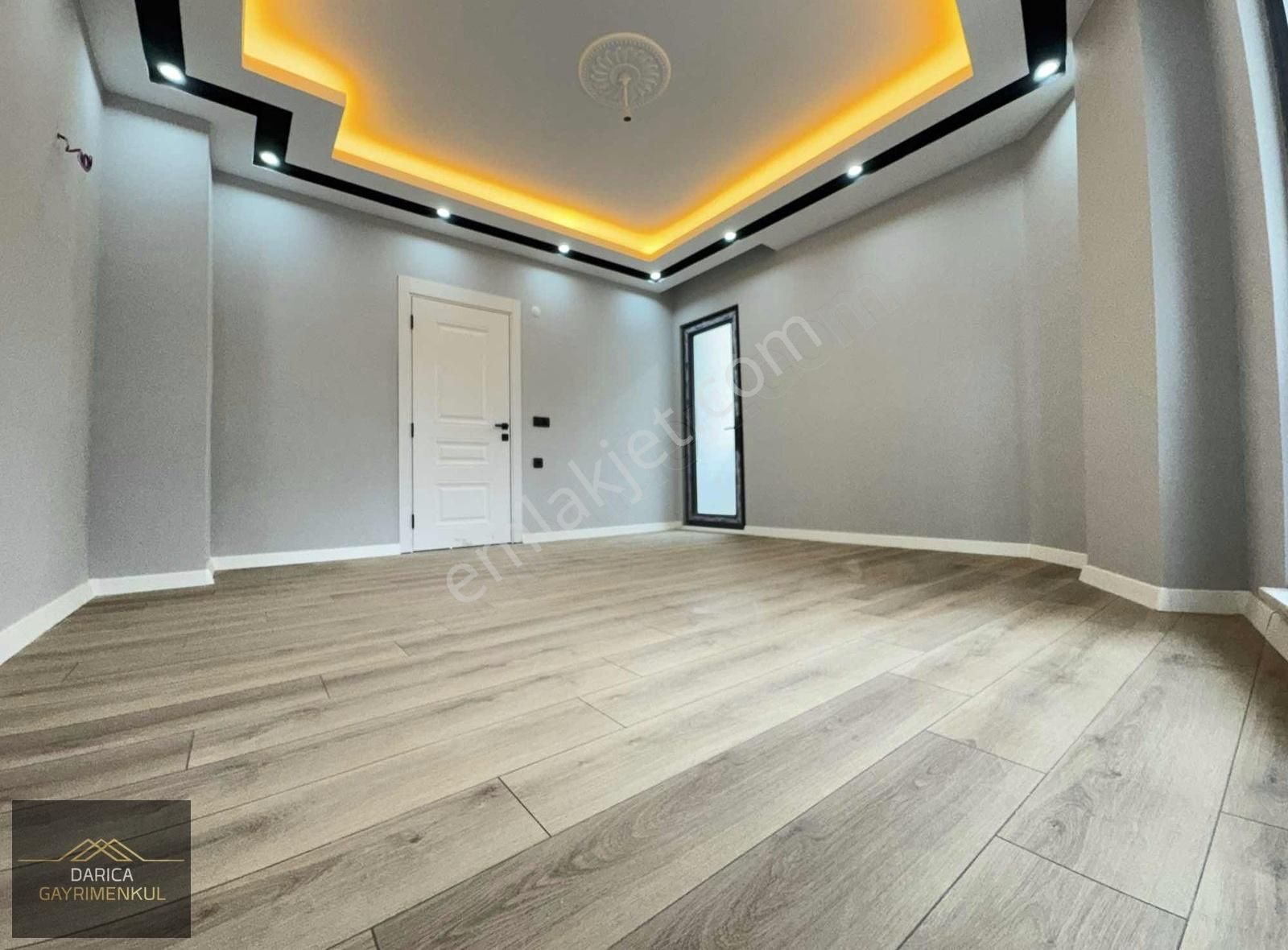 Bağlarbaşı Mahallesinde 2+1 85m2 Satılık Lüx Arakat Daire