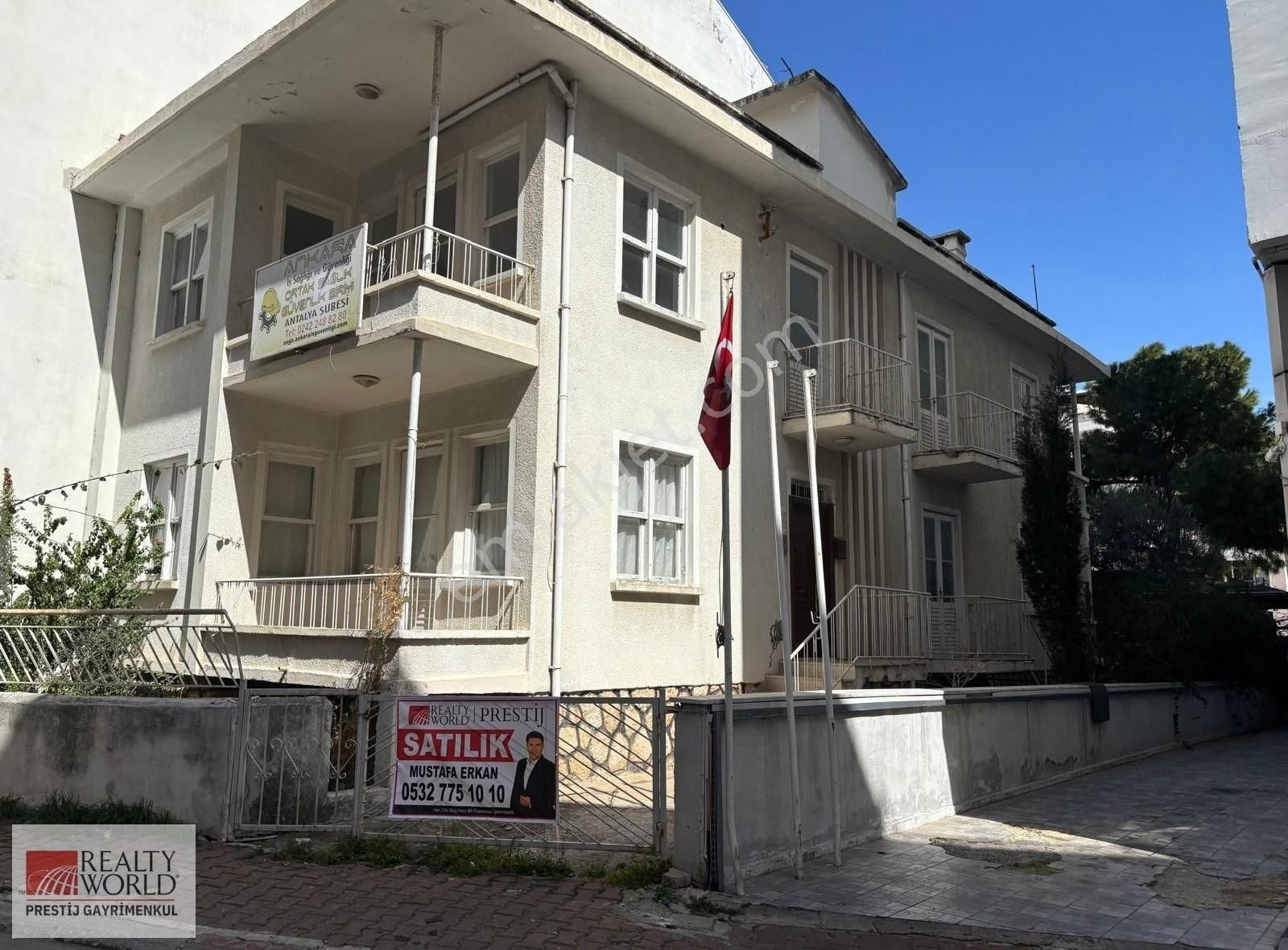 Konyaaltı Cad.beşinci Bina Arsasıyla Satılık Müstakil Bina