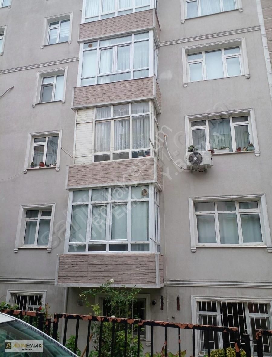 Yenibosna Merkezde Özazimkentte 3+1 Satılık Dayre