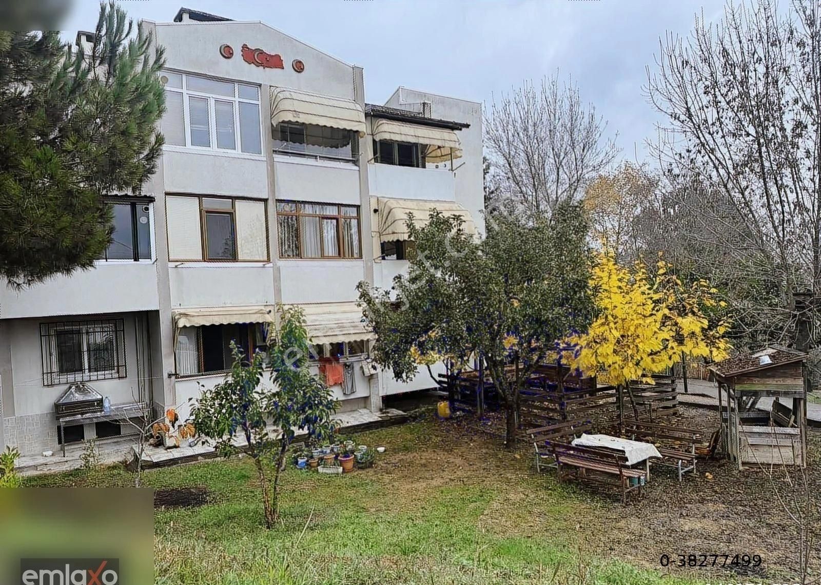 Emlaxo'dan Satılık Dünya Bankası 28. Ada'da 2+1 85 M2 Bahçeli
