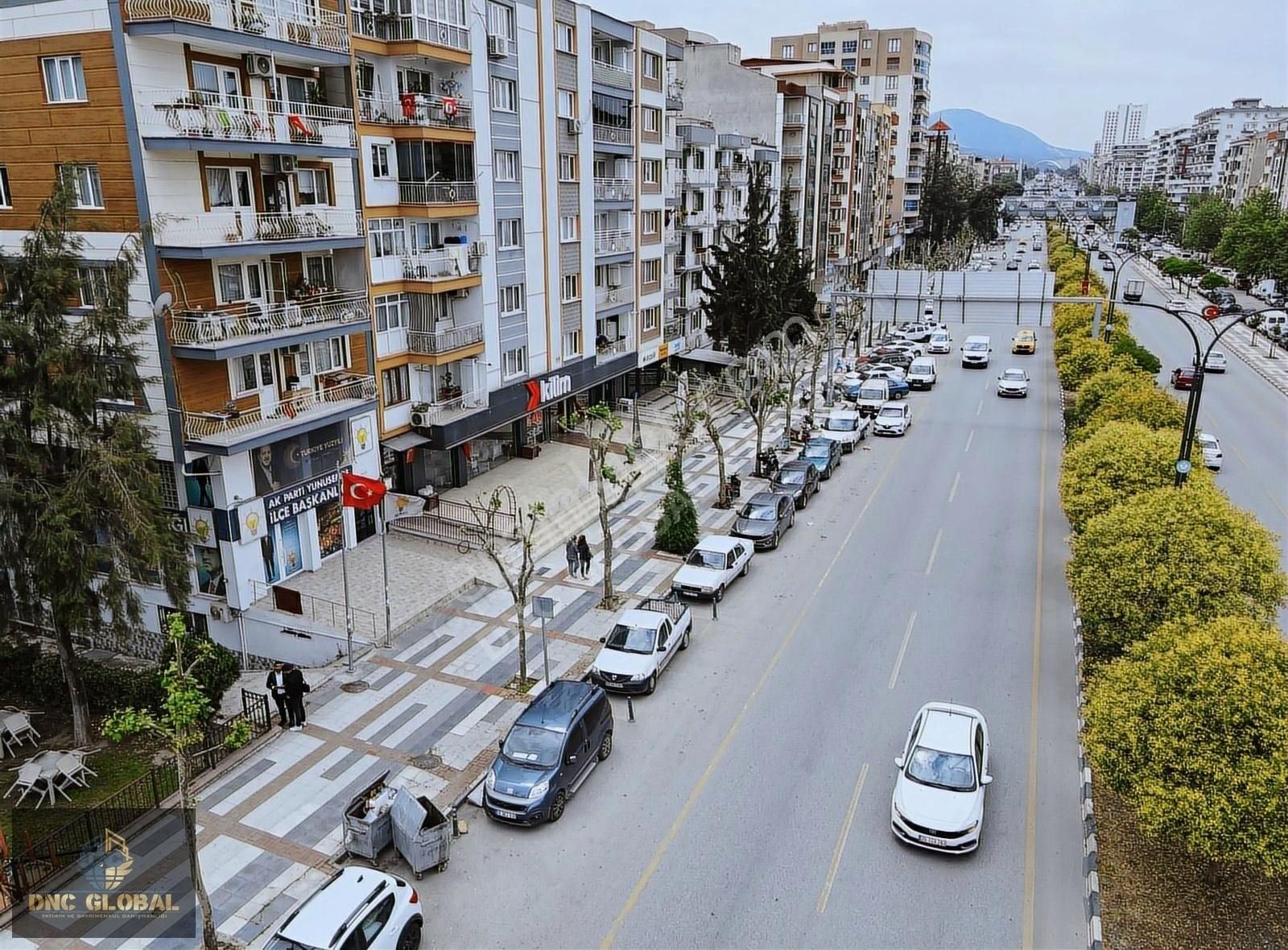 Ana Yoluna Cepheli Kaçırılmayacak Konumda 460 Metrekare Dükkan