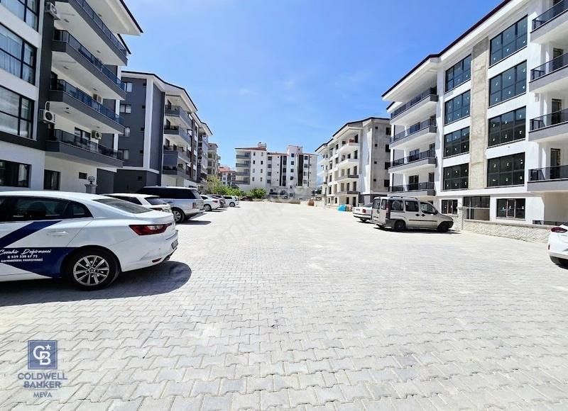 Yenişafak Stil Yaşam Sitesi'nde 185 M² Ara Kat Satılık 3+1 Daire