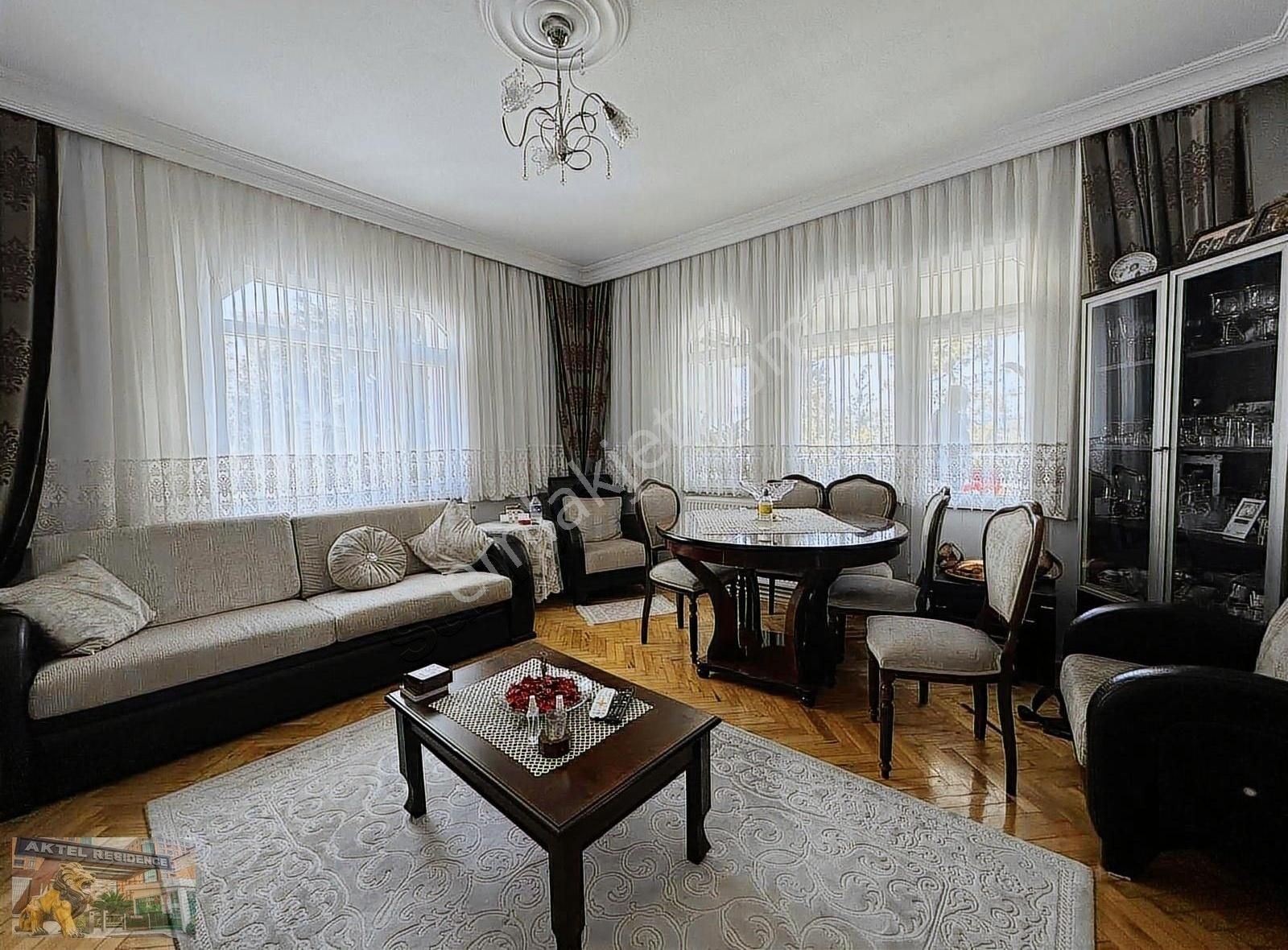 Büyükçekmece Özdemir Kent Sitesinde Yatırımlık 160m² Satılık 3+1 - Görsel 11