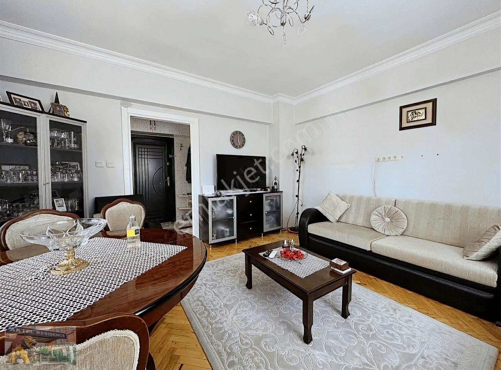 Büyükçekmece Özdemir Kent Sitesinde Yatırımlık 160m² Satılık 3+1 - Görsel 19
