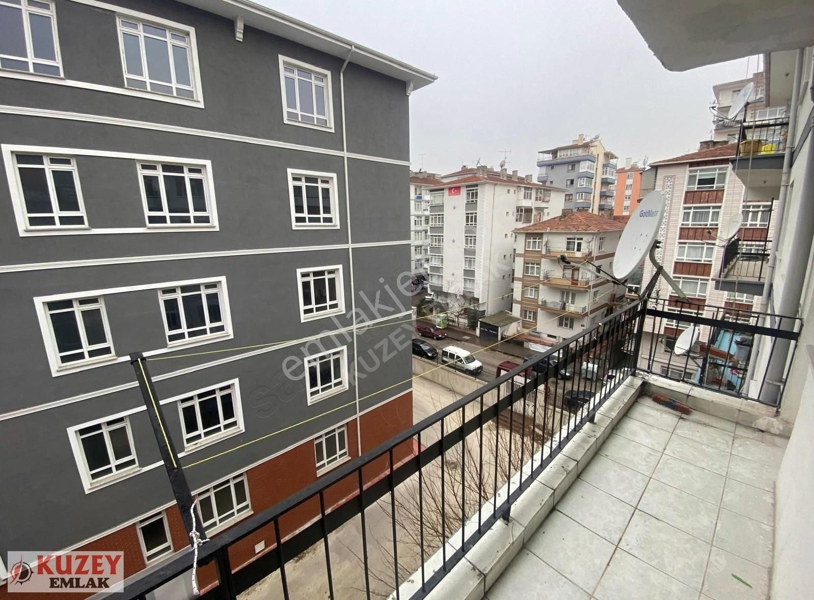 Kuzey Emlak'tan Demetevler Metrosu Yakını Eşyalı Kiralık Daire