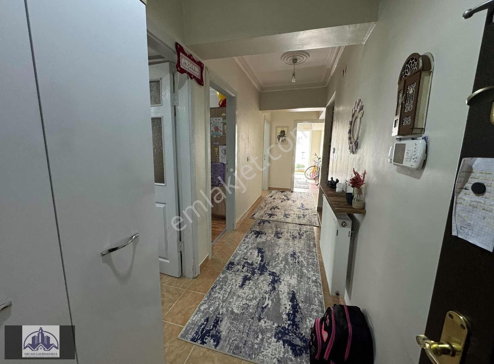 Piyade Mahallesi Cadde Üzeri Dört Yol Üzeri Ara Kat Geniş Daire