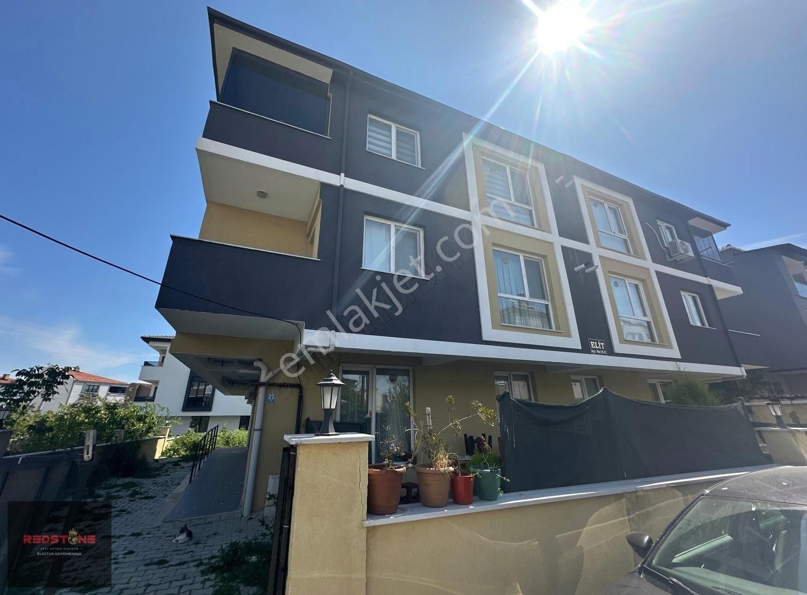 Redstone'dan Zafer Mah. Kiralık Eşyalı 1+1 Daire