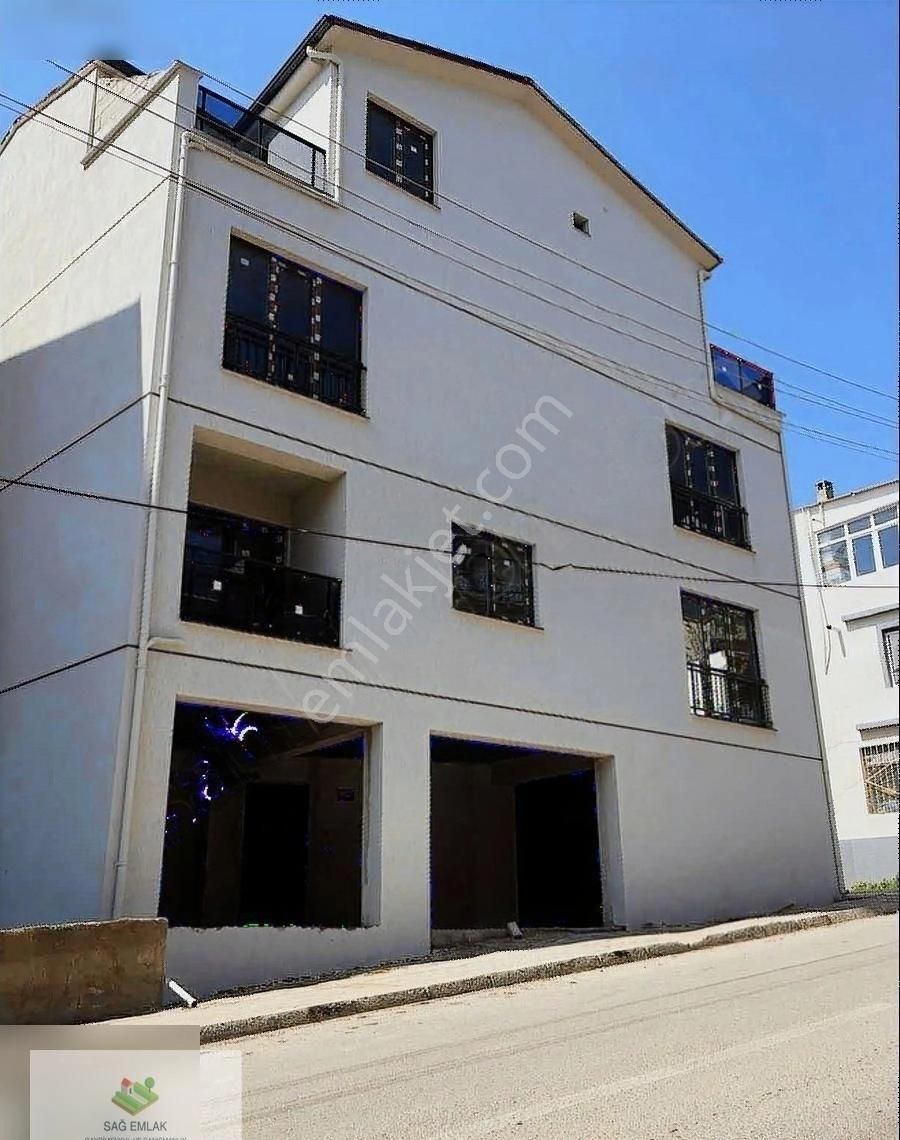 Bağlarbaşı'nda 2+1 Sıfır Satılık Ara Kat Daire Yerden Isıtma