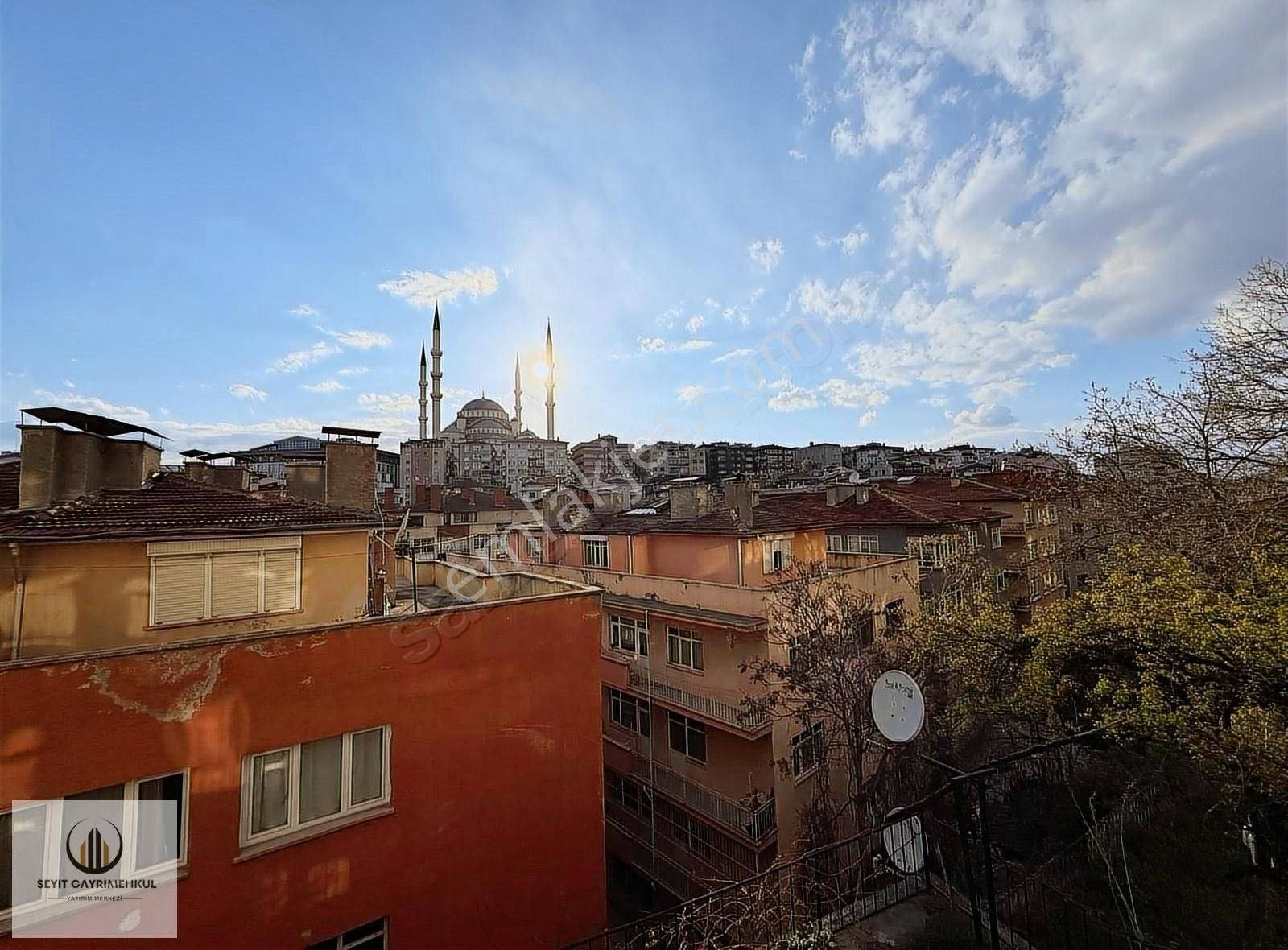 Kocatepe Camii Manzaralı 1.kat Konumlu G/b Cep.3+1 Fırsat Daire