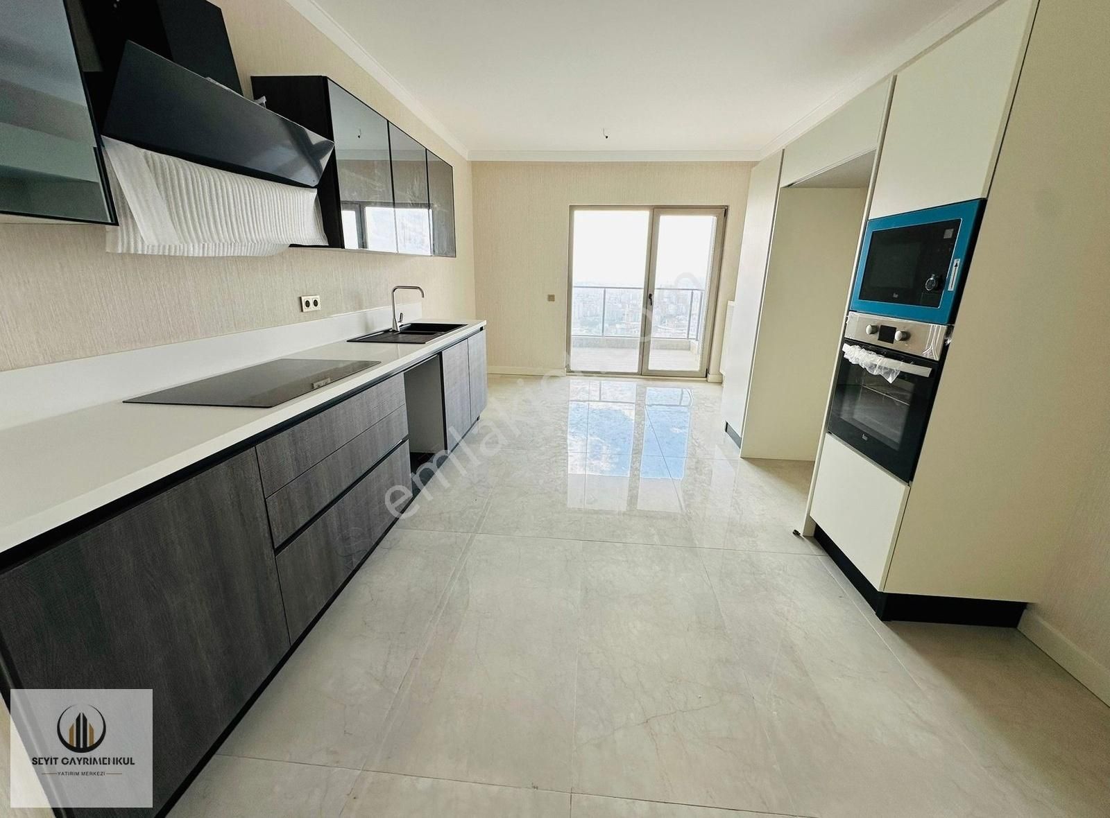 Akadia Modern Konutları'nda Panoramik Manzaralı Ultra Lüx 3,5+1