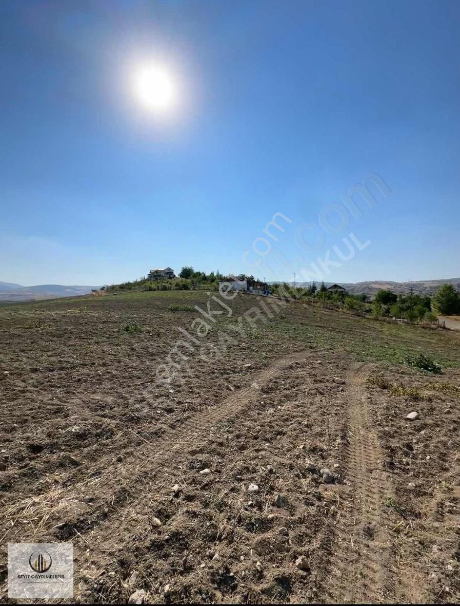 Karacahasan'da En İyi Lokasyonda 250m2 Hobi Bahçesi