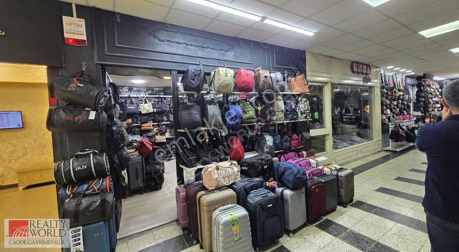 Rw Den İnönü Kapalı Çarşıda İyi Noktada Satılık Dükkan