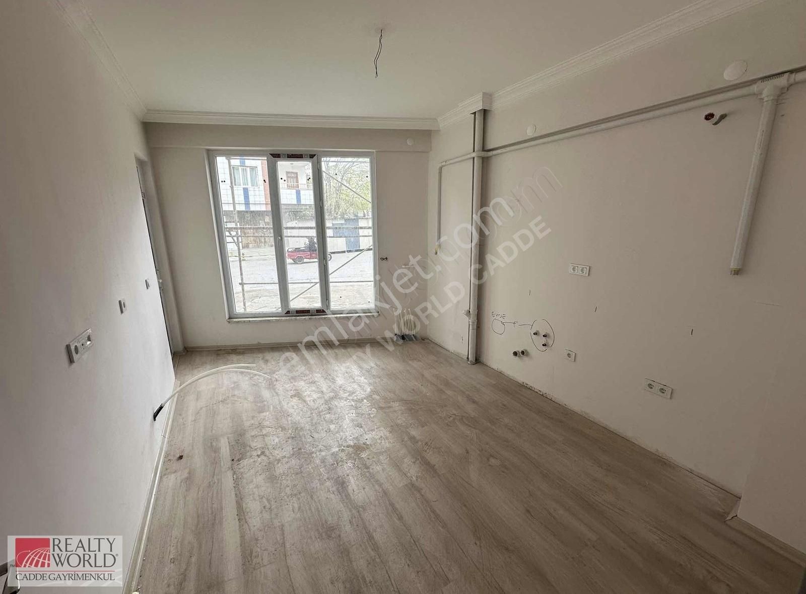Rw Cadde'den Başharıkta Hasarsız 2+1 Sıfır Fırsat Satılık Daire
