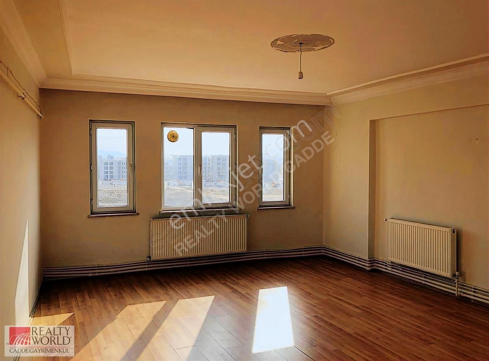 Rwden Sivas Caddesi Alt Tarafında 3+1 Kiralık Daire