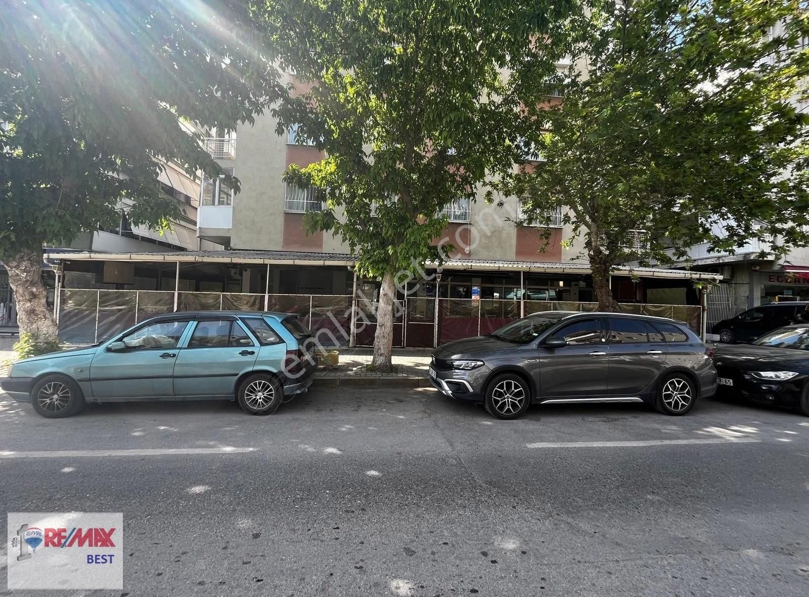 Karşıyaka Bahçelievler De İşlek Cadde Üzeri Kiralık Dükkan