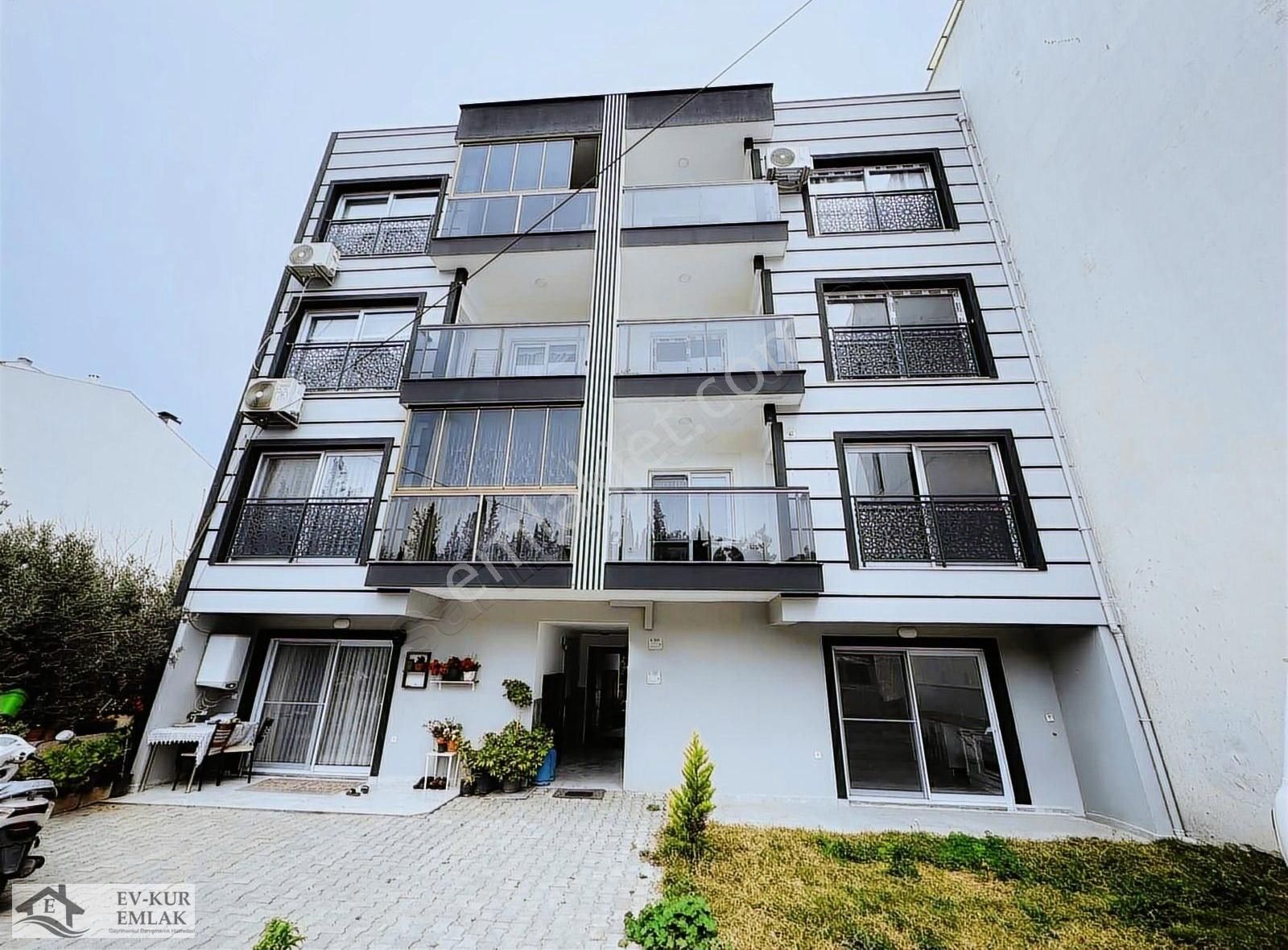 Kuşadası Davutlar'da Yazlık Tadında Bahçeli 2+1 Sıfır Daire