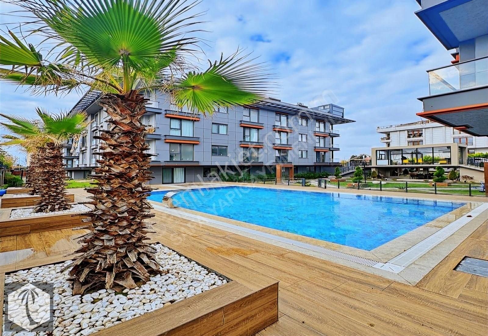 Beylikdüzü Safa Dan Adnan Kahveci Site İçi Havuzlu 2+1 Ara Kat