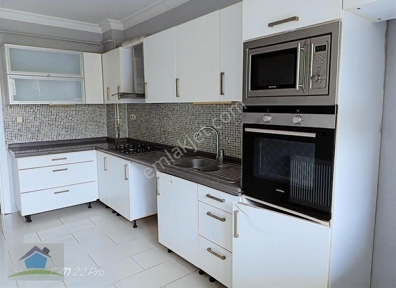 Pino Dandedebaşı Mahallesinde Çift Cephe Geniş 3+1 Satılık Daire
