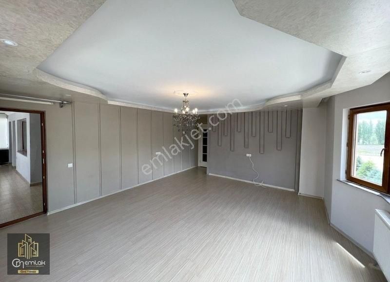 Cm Emlak Bor Yolu İçi Full Yapılı Arakat Uygun 4.5+1 Daire