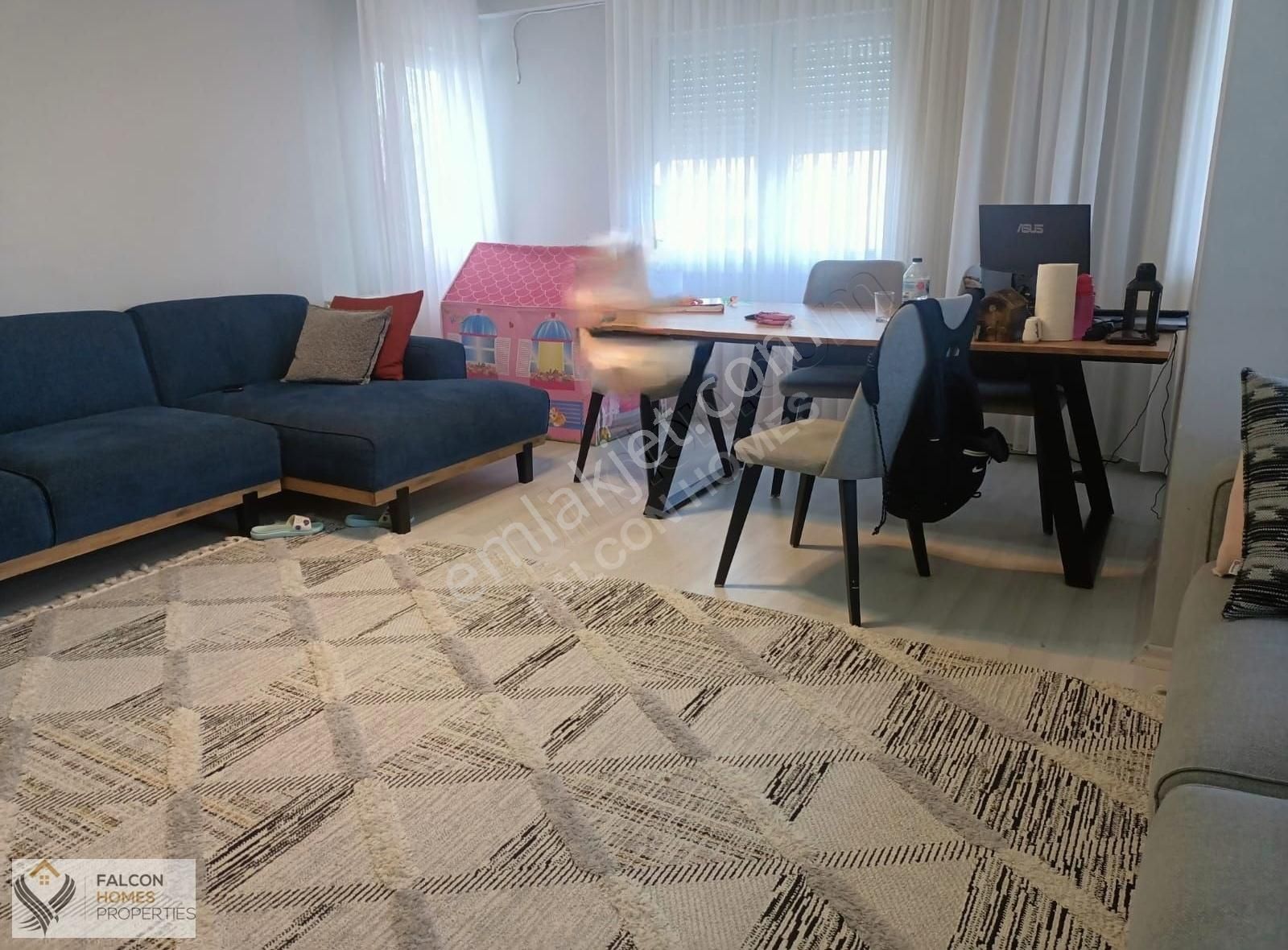 Meydan Kavağı Mah.site 3+1 Kombili Şehir Manzaralı Ferah
