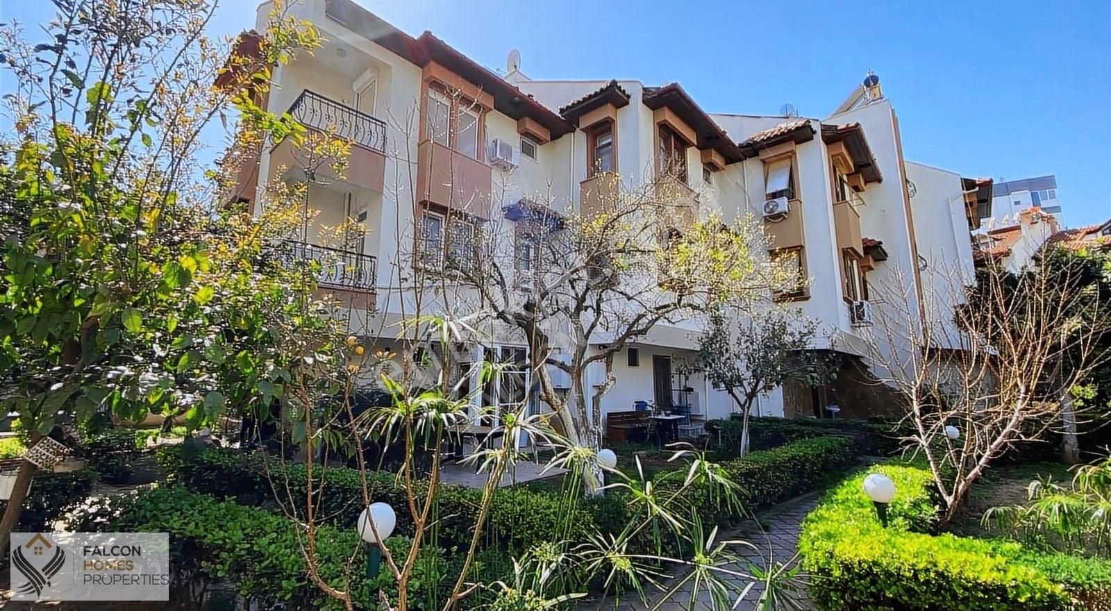 Güzeloba'da Kiralık Eşyalı Villa