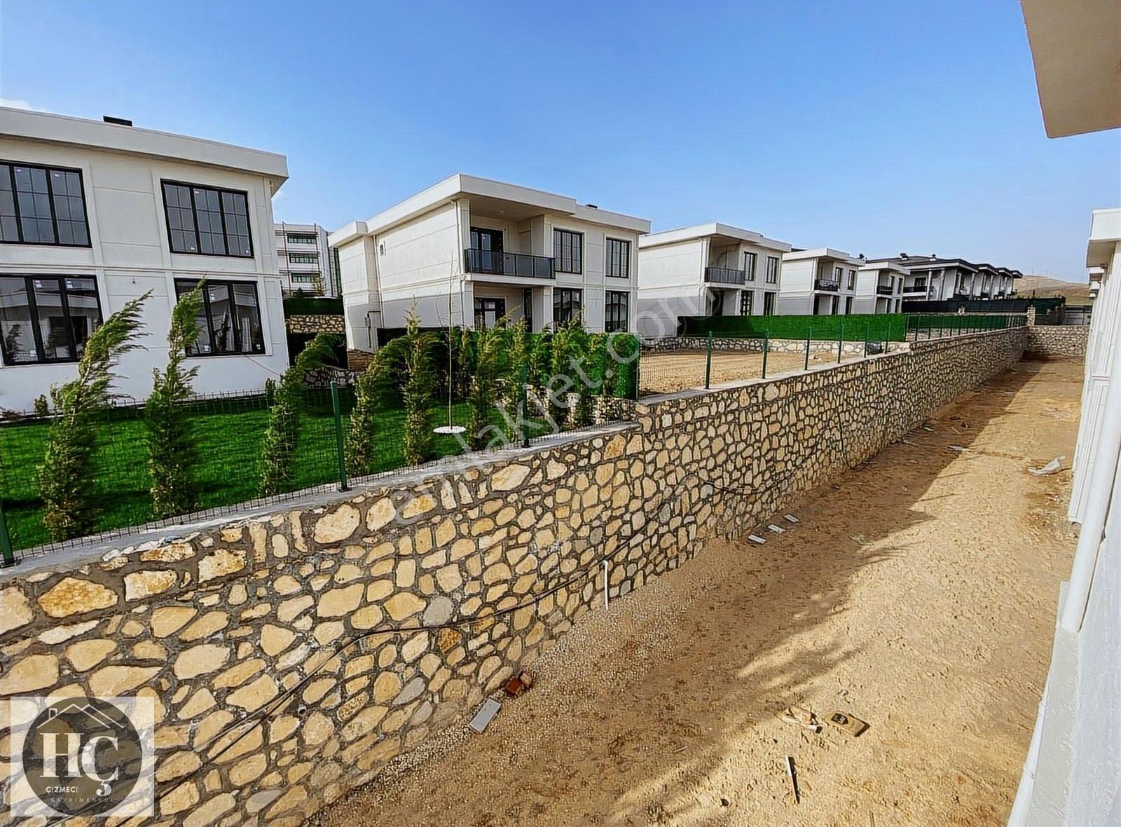 Elazığ Hilalkent'de Satılık Lüks Villa - Görsel 9