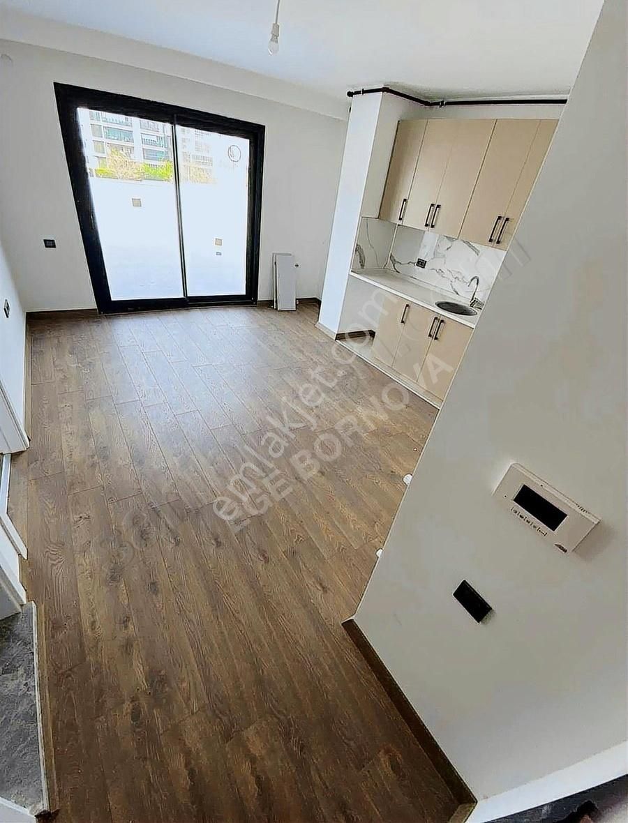 Atatürk Mah.'de Doğalgazlı, Teraslı 1+1 Sıfır Kiralık Daire