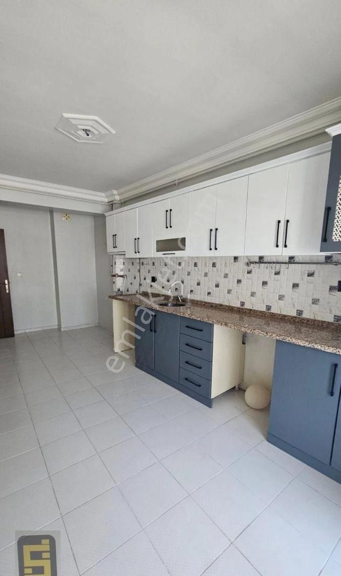 Derman Caddesi Yanı Asansörlü Ara Kat Kiralık 2+1