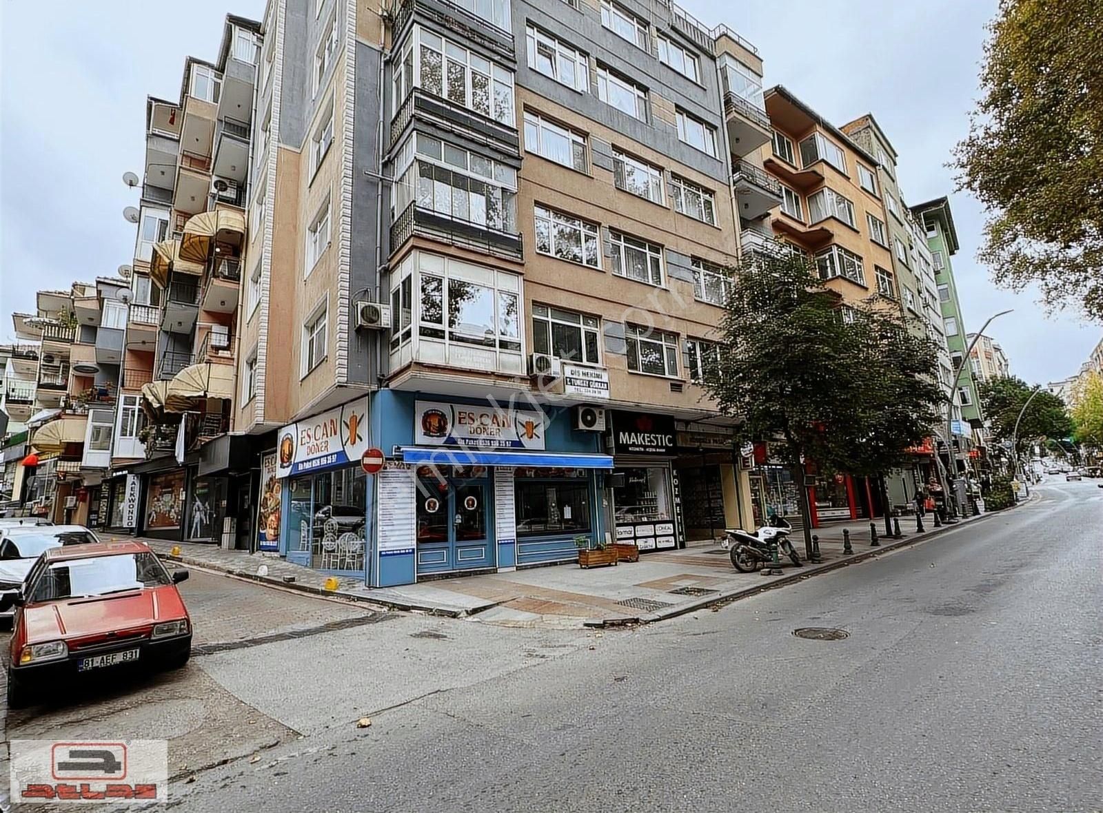 Atlas'tan İzmit/çarşı Merkez De Cadde Üzeri 4+1 Geniş Daire ....