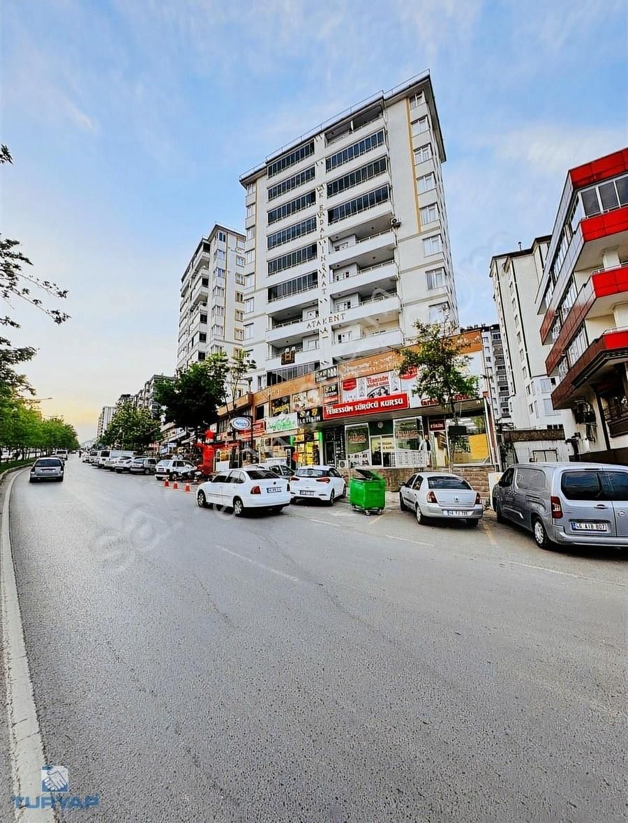 Binevler Turyaptan Esentepe Akdo Yanı Cadde Üstü 3+1 Daire