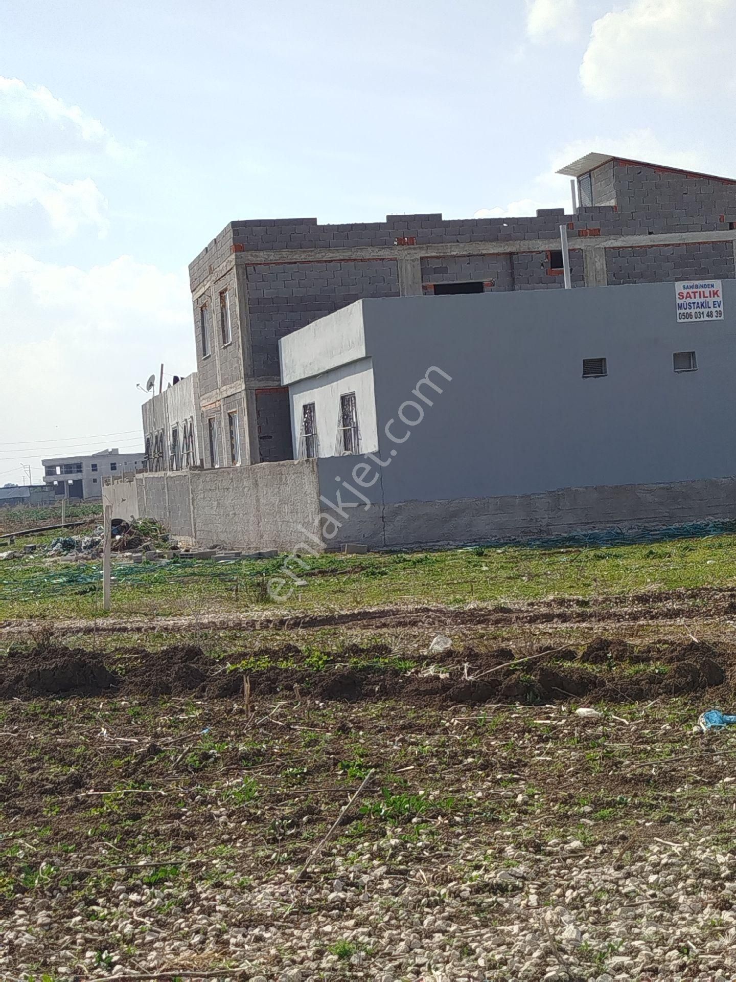 50 Mt Yola Cepheli 4 Parsel Arsa