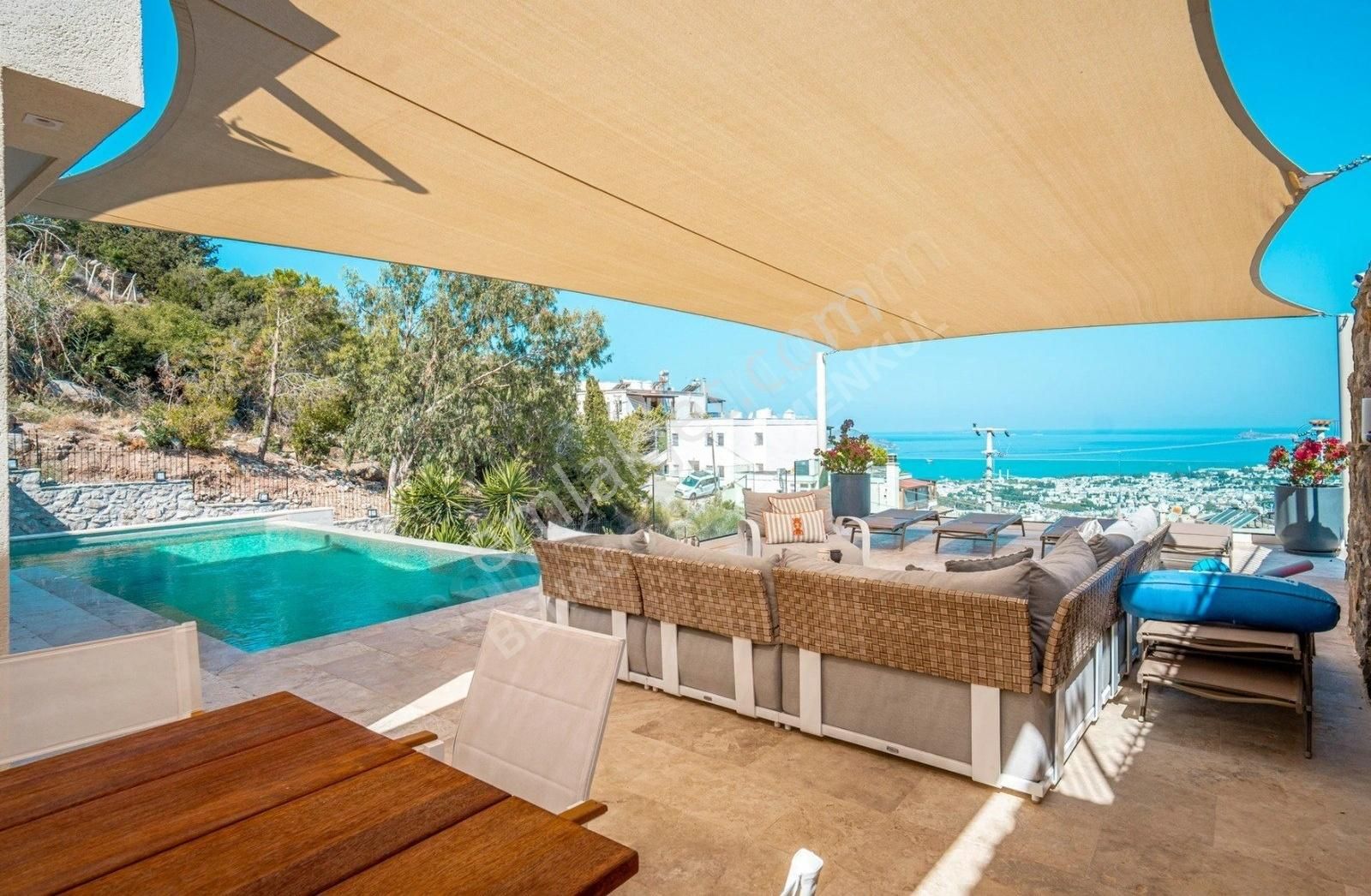 Turgutreis'te Eşsiz Deniz Manzaralı Müstakil Villa
