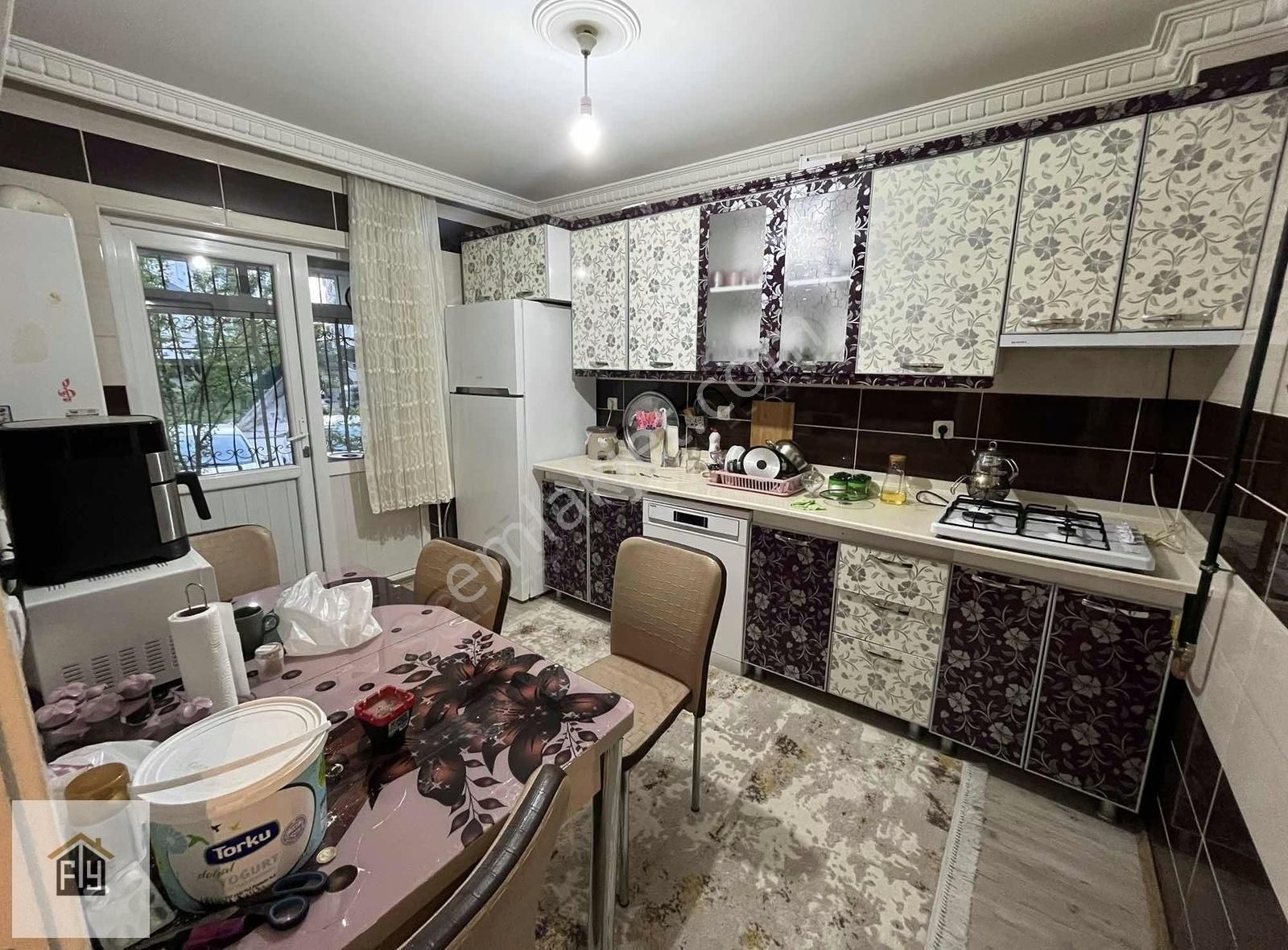 F&y Emlaktan Karapürçekte 2 Banyo 2 Balkon Yüksek Giriş Satılık