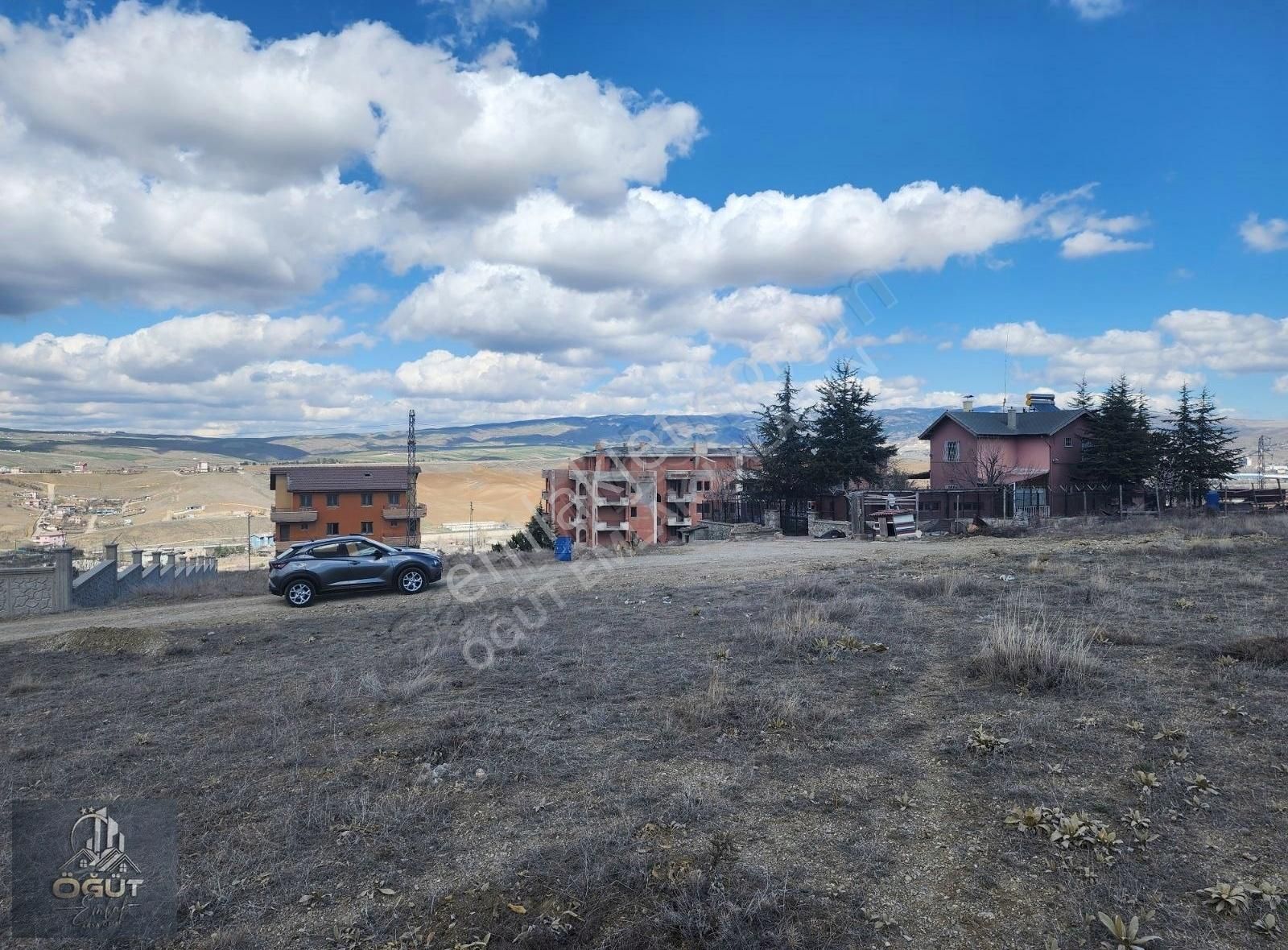 Karşıyaka Yem Sanayii Mevkiinde Köşe Başı 525 Manzaralı Arsa