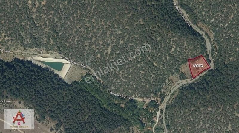 Adım Emlak'tan Kızılkışlacık Köyünde Satılık 3,711 M2 Bahçe