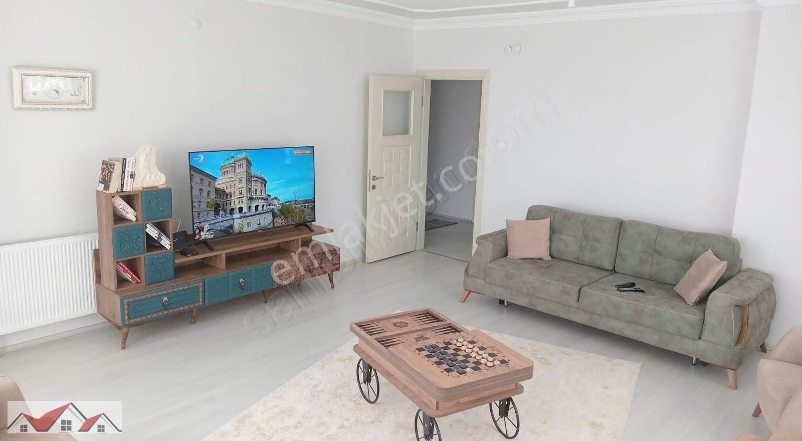 Seçkin Den Site İçinde Ara Kat Krediye Uygun Satılık 3+1 Daire