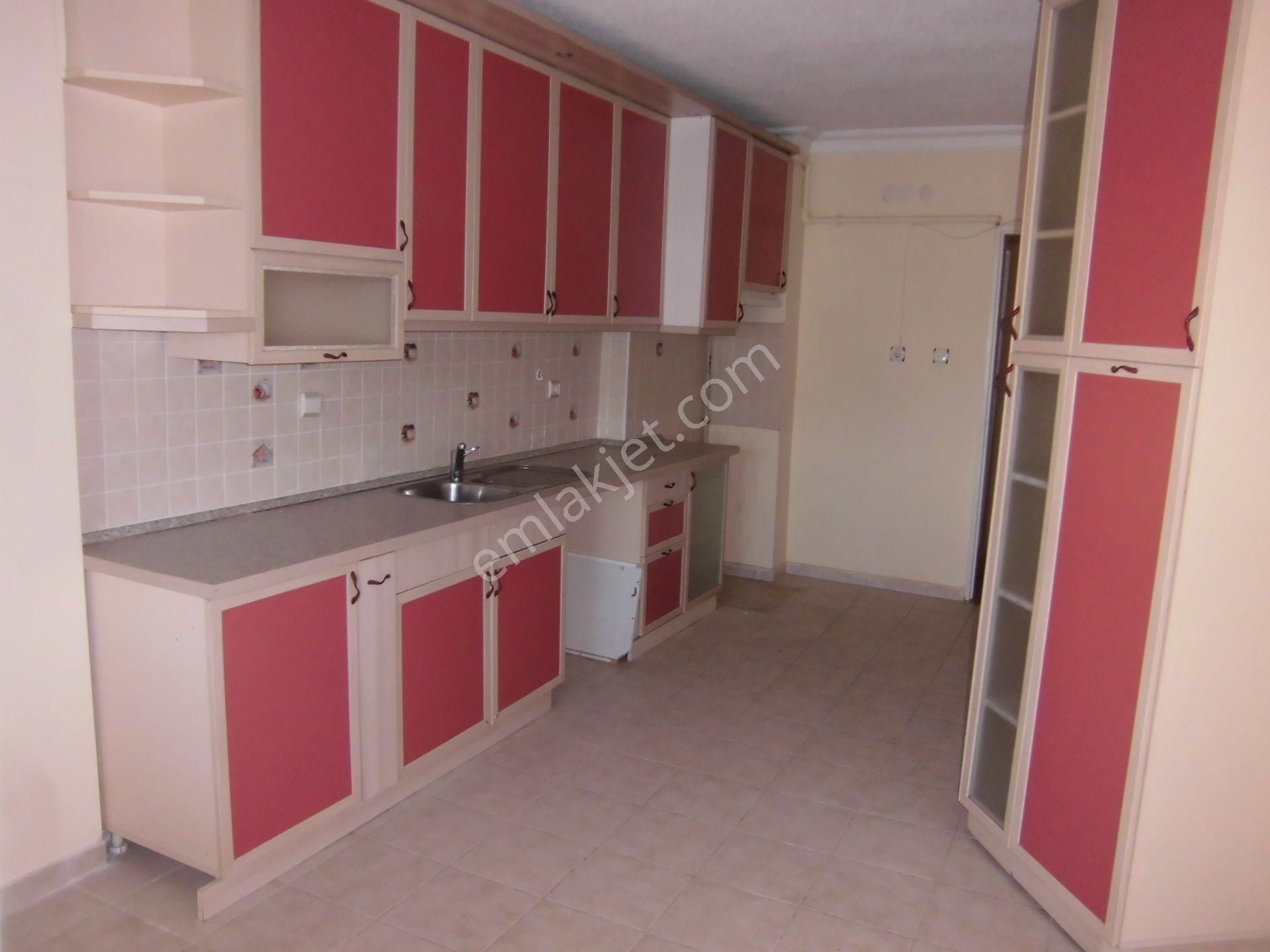 Rıza Acar'dan Yerküre Sit. 3+1 Ara Kat Güney Ve Batı Cephe - Görsel 3