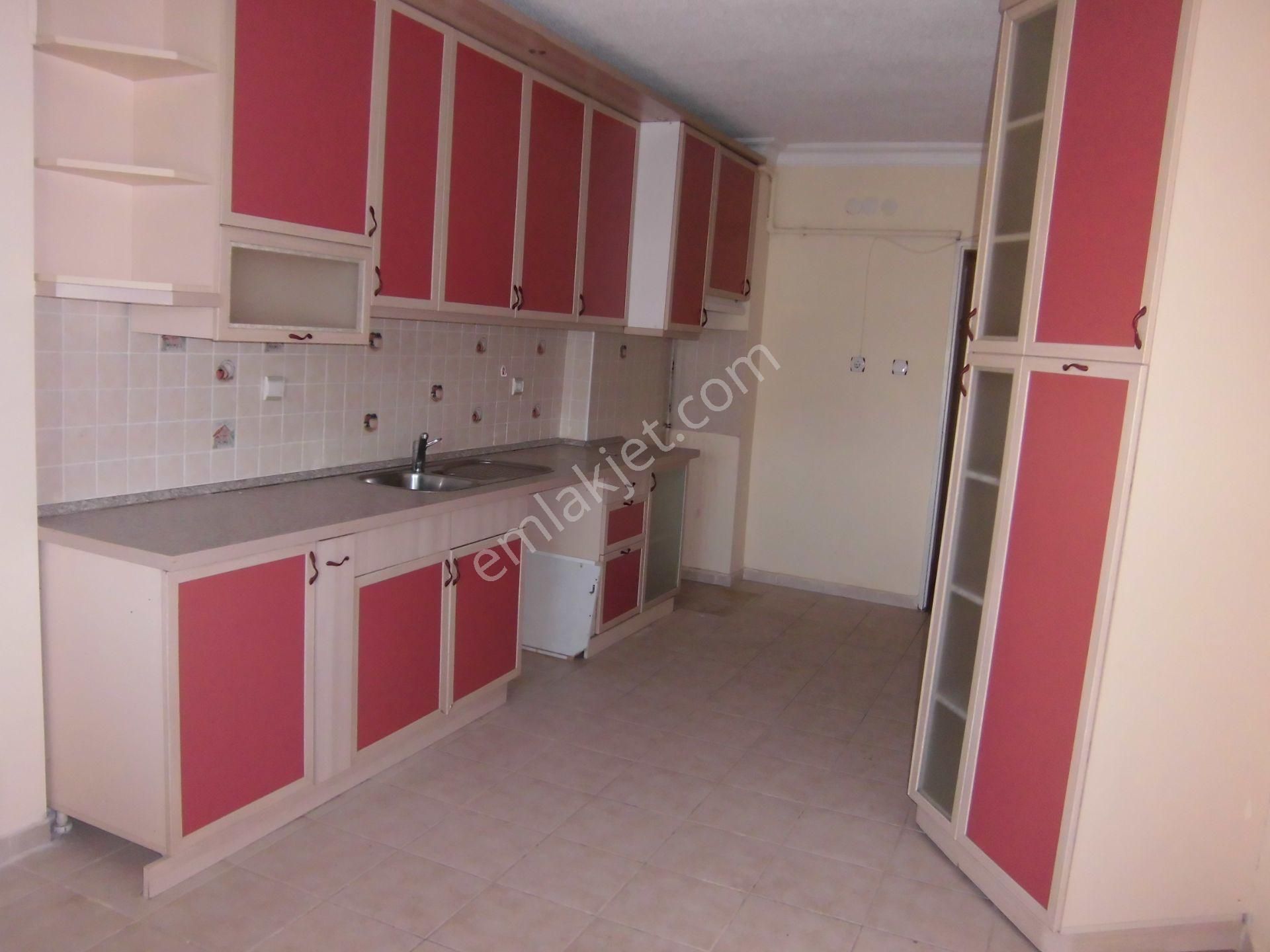 Rıza Acar'dan Yerküre Sit. 3+1 Ara Kat Güney Ve Batı Cephe - Görsel 4