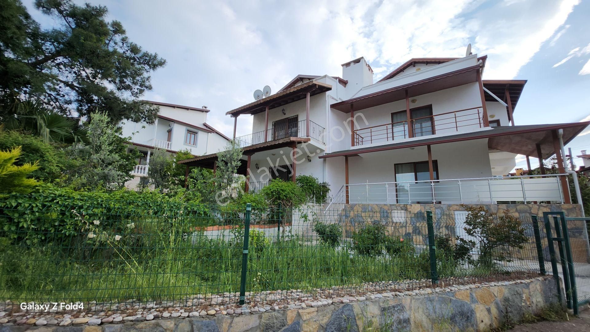 Dialog Göktürk'ten Ayvalık Sarımsaklı Da 4+1 Satılık Villa