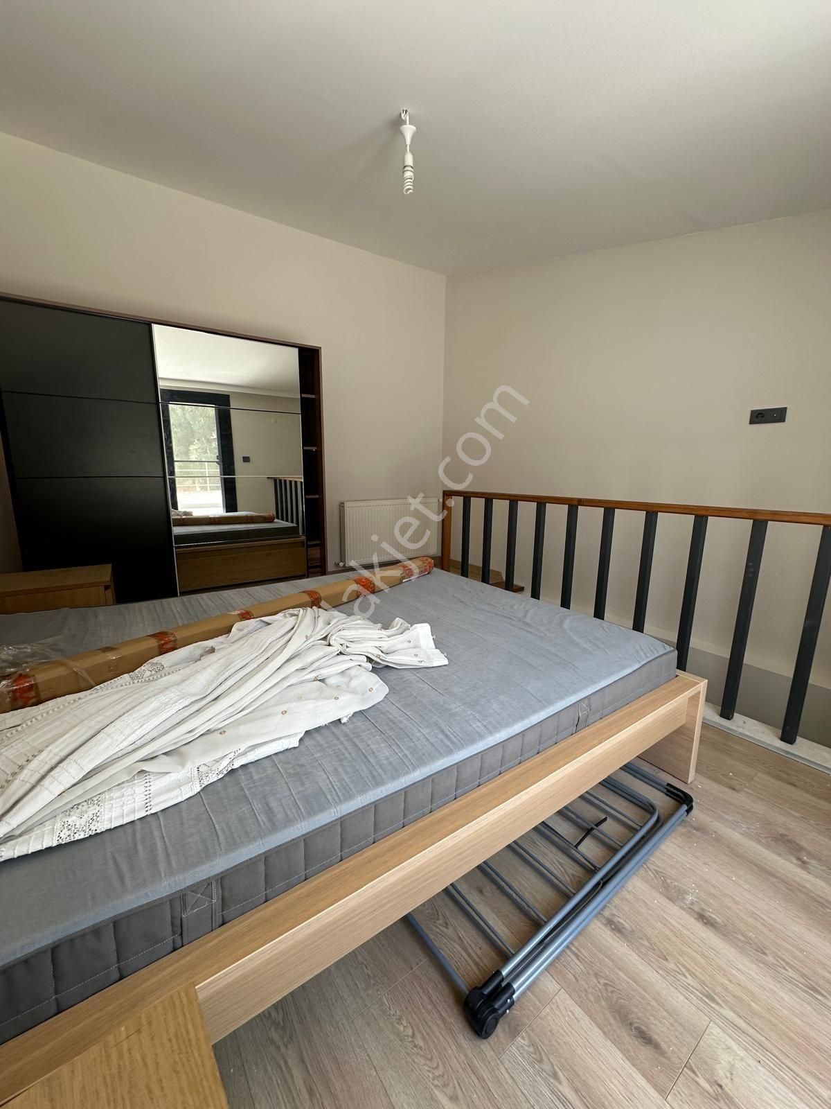 D.e.ü Yürüme Mesafeli Eşyalı Kiralık Dublex Daire