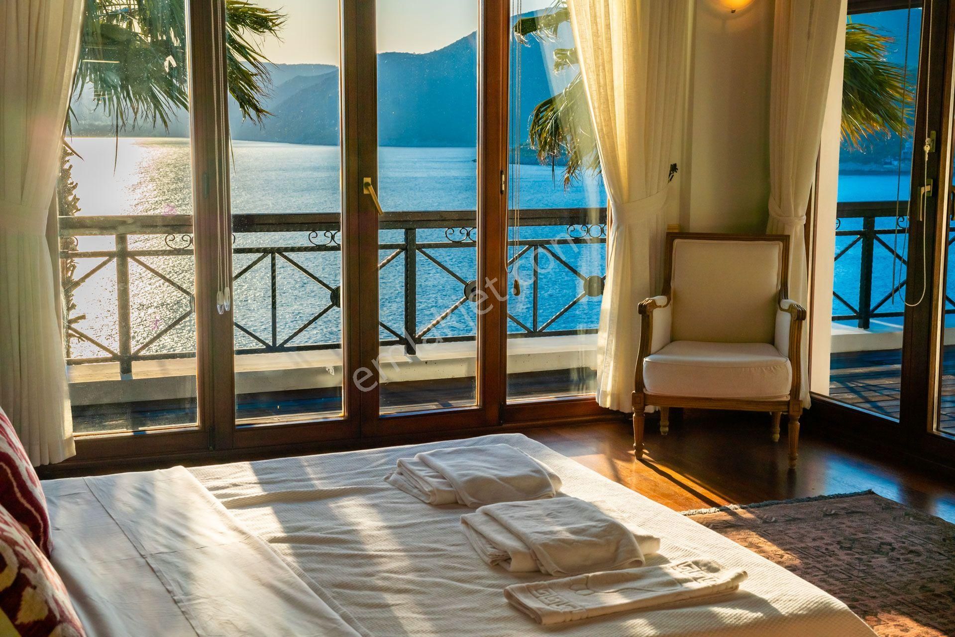 Kalkan Kışla’da Satılık Denize Sıfır Villa