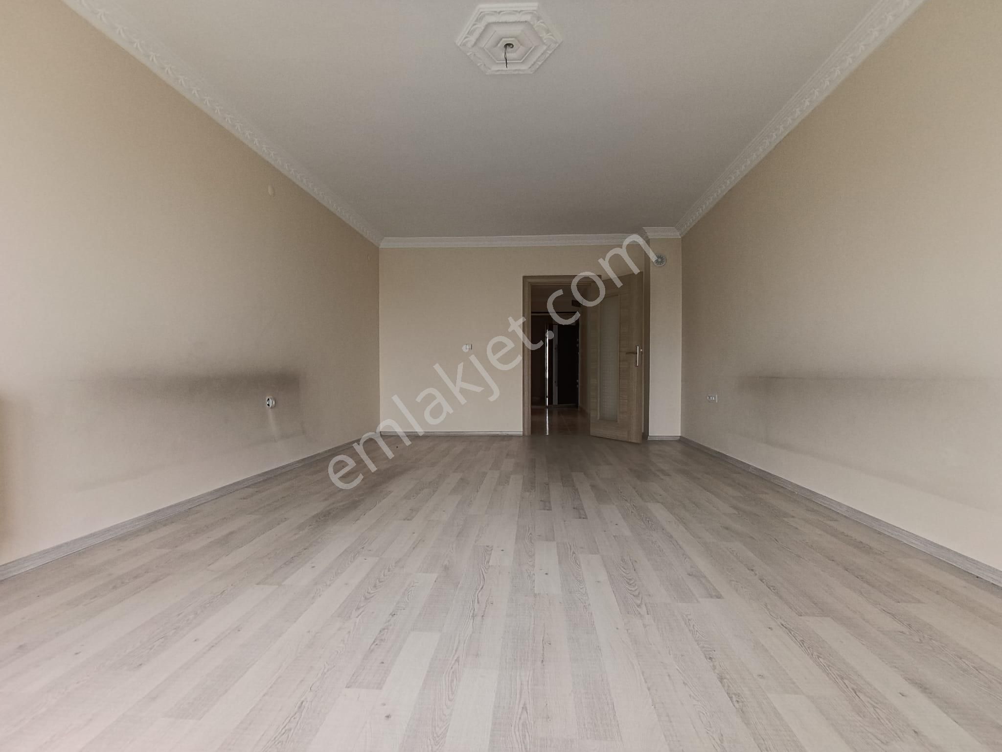 Ankara Ve Park Manzaralı 4+1 Katta 170 M2 Yeni Bina