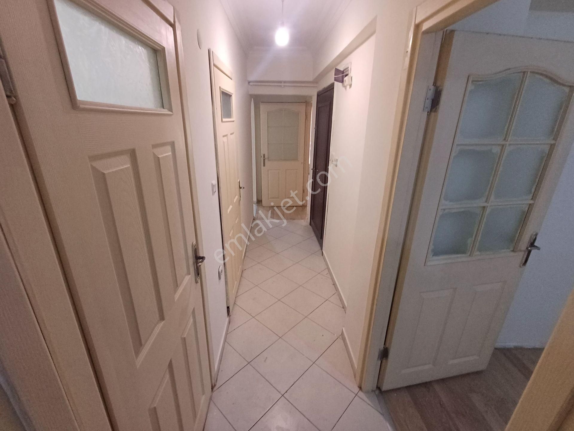 Zeytinburnu Yenidoğan Mah'de 2+1 68m² 14yıllık Satılık Hemen Teslim Boş Daire Osmanlı Emlak
