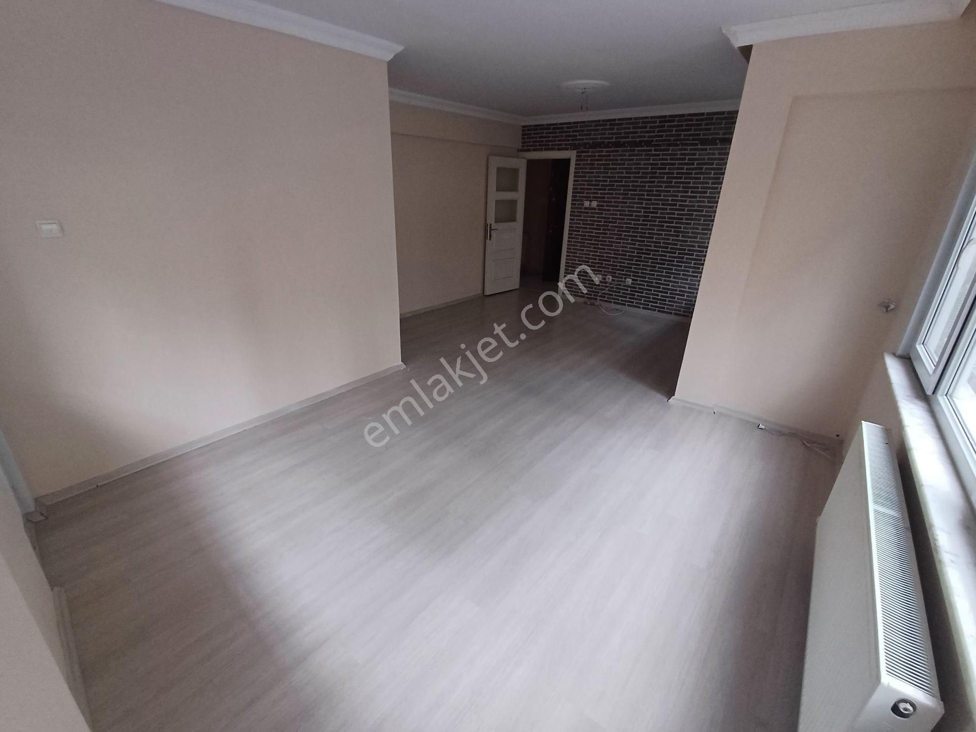 Zeytinburnu Sümerde 3+1 110m² Bakımlı Balkonlu Yüksek Giriş Kiralık Daire Osmanlı Emlak