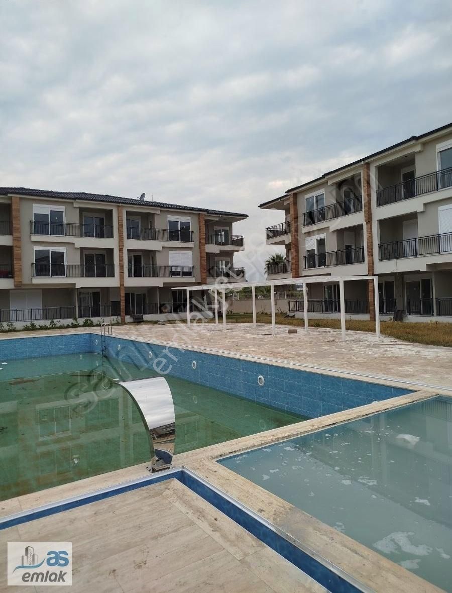 Evrenseki De Denize 3km Site İçerisinde Havuzlu 1+1 Daire