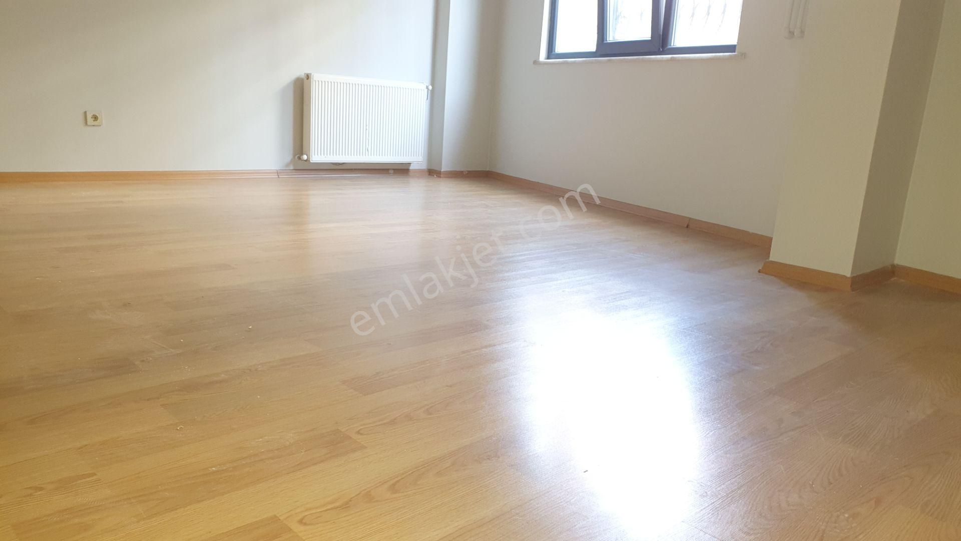 Ümraniye Esenevler Mahallesinde Kiralık 1+1 Daire