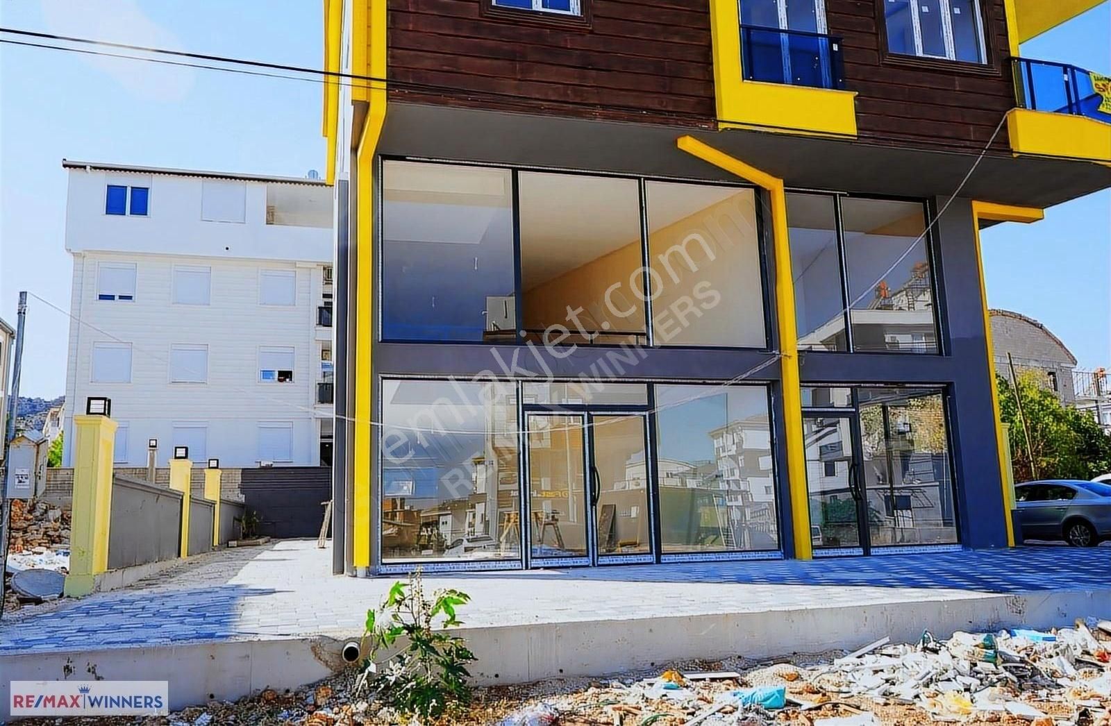 Antalya Kepez Fevzi Çakmak'ta 250m² Asma Katlı Kiralık Dükkan